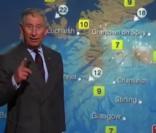 <p>Le prince Charles dans le rôle du <em>weatherman</em> de la BBC Scotland : parfait !</p>
<p>En visite dans les studios de la BBC Ecosse à Glasgow, qui fête ses 60 ans d\'existence, le prince Charles et Camilla Parker Bowles, connus comme duc et duchesse de Rothesay en Ecosse, se sont faits présentateurs météo, le 10 mai 2012 !</p>
