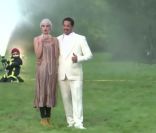 Camille Rowe et JoeyStarr lors du shooting photo Gatsby le magnifique pour le magazine ELLE