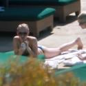 Scarlett Johansson et Busy Philipps : Lendemain de fête au bord de la piscine
