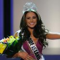 Olivia Culpo : La Miss USA 2012 est une fan de sciences et de violoncelle !