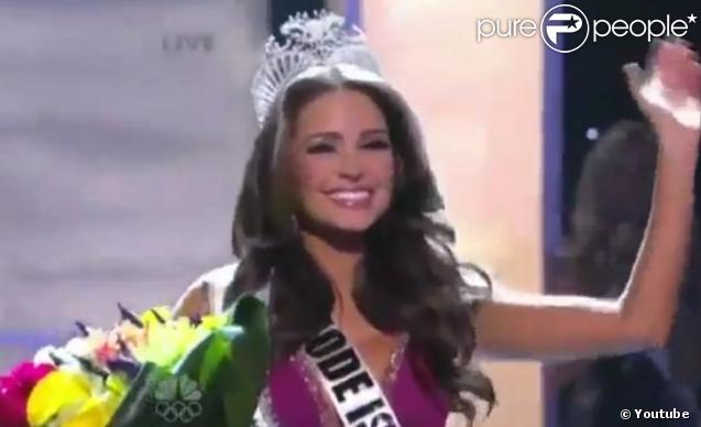 Olivia Culpo, émue lors de son couronnement comme Miss USA 2012 à Las Vegas. Le 3 juin 2012.