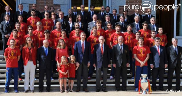 Partido de futbol de la fase final de la “UEFA EURO 2012” - Página 10 887510-champions-d-europe-les-joueurs-de-637x0-1