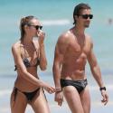 Candice Swanepoel : Une sirène amoureuse sur la plage
