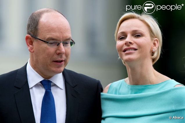Le prince Albert II de Monaco et la princesse Charlene étaient reçus le 9 juillet 2012 au château Bellevue, résidence présidentielle à Berlin, par le président Joachim Gauck et sa compagne Daniella Schadt, au premier jour de leur visite officielle de deux jours en Allemagne.