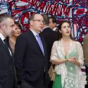 Le prince Albert de Monaco, face à un rhino extra large, reste concentré
