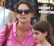 Katie Holmes et Suri Cruise dans les rues de New York, le 15 juillet 2012 - Mère et fille sont allées regarder les chiots pour Suri