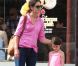 Katie Holmes et Suri Cruise dans les rues de New York, le 15 juillet 2012 - Suri a l'air triste