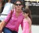 Katie Holmes et Suri Cruise dans les rues de New York, le 15 juillet 2012 - Mère et fille sont allées dans une animalerie