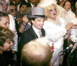Coluche et Thierry Le Luron lors de leur faux mariage