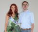 Delphine Wespiser, Miss France 2012, dans son costume national créé par l'alsacien Thibault Welchlin qui pose avec elle sur la photo