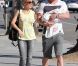 Elsa Pataky, Chris Hemsworth et leur fille India Rose en balade dans les rues de Santa Monica, le 20 juillet 2012.