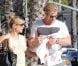 Elsa Pataky, Chris Hemsworth et leur fille India Rose dans les rues de Santa Monica, le 20 juillet 2012.