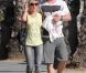 Elsa Pataky, Chris Hemsworth et leur fille India Rose en balade dans les rues de Santa Monica, le 20 juillet 2012.
