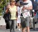 Elsa Pataky, Chris Hemsworth et leur fille India Rose en balade dans les rues de Santa Monica, le 20 juillet 2012.