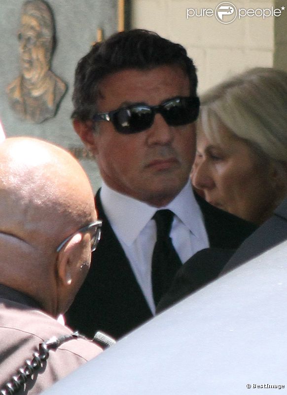Sylvester Stallone aux obsèques de son fils Sage Stallone, mort à l'âge de 36 ans, le samedi 21 juillet 2012 à Brentwood.