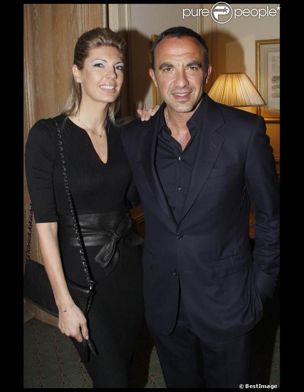 Nikos Aliagas et sa compagne Tina en mars 2012