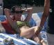 Même au bord de la piscine, Katy Perry n'en oublie pas son look. A Miami le 27 juillet 2012.