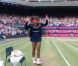 Serena Williams offre au public de Wimbledon une petite danse après son titre olympique décroché le 4 août 2012