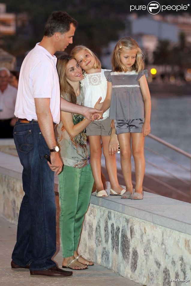 VACACIONES DE VERANO 2012 - Página 17 911273-letizia-et-felipe-d-espagne-sont-637x0-2