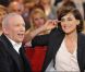 Inès de la Fressange et Jean Paul Gaultier sur le canapé rouge de l'émission Vivement Dimanche.