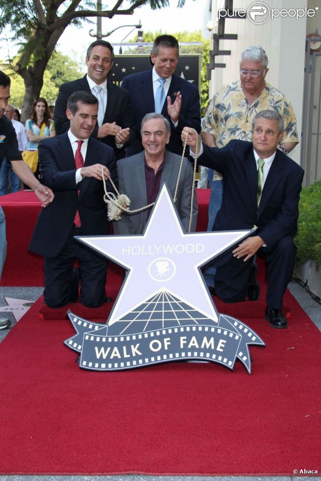 Neil Diamond, 71 ans, inaugurait le 10 août 2012 son étoile sur le Hollywood Walk of Fame, au 1750 Vine Street, devant les locaux de Capitol Records.