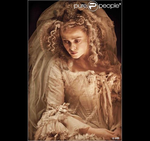 La bande-annonce du film  De grandes espérances  avec Jeremy Irvine, Holliday Grainger, Helena Bonham Carter et Ralph Fiennes.