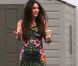 Megan Fox à Los Angeles, radieuse et enceinte. La star, moulée dans une robe fleurie, a mis son joli ventre en valeur le 19 août 2012 lors d'une sortie familiale.