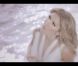 Céline Dion dans le clip de  Parler à mon père 