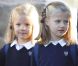 Les infantes Leonor et Sofía pour leur premier jour d'école, à Madrid, le 14 septembre 2012.