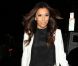 Exclusif - Eva Longoria ultra stylée en noir et blanc, arrive au restaurant Beso pour un dîner avec sa mère. Hollywood, le 17 septembre 2012.