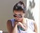  Eva Longoria en pleine lecture à l'université de Northridge. Le 17 septembre 2012. 