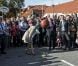 La princesse Mary, excellente nageuse mais basketteuse débutante, et le prince Frederik de Danemark étaient le 8 septembre 2012 en visite à Hinnerup et Hadsten pour les 150 ans de ces deux communes du centre du pays.