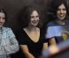 Les Pussy Riot Ekaterina Samoutsevitch (29 ans), Maria Alekhina (24 ans) et Nadejda Tolokonnikova (22 ans) à Moscou le jour de leur condamnation, le 17 août 2012.