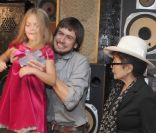 Pussy Riot : Yoko Ono honore leur combat et se montre déterminée