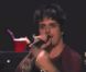 Billie Joe Armstrong de Green Day devient fou de rage au iHeartRadio Music Festival à Las Vegas le 21 septembre 2012
