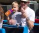 Mark McGrath, ici avec son fils Lydon en avril 2012, a épousé sa compagne Carin Kingsland le 24 septembre 2012, 18 ans après leur rencontre.