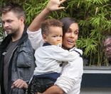 Alicia Keys et son fils Egypt à Londres, sortent du studio de Radio 1, le 26 septembre 2012