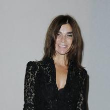 Carine Roitfeld arrive au Grand Palais pour assister au défilé Saint Laurent printemps-été 2013. Paris, le 1er octobre 2012.