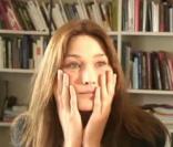 Carla Bruni dans les locaux de libération