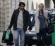Adriana Karembeu et son compagnon André Ohanian en amoureux dans les rues de Paris le 24 septembre 2012.