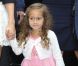 Emme, fille de Jennifer Lopez, a volé la vedette à sa maman lors de son arrivée au défilé Chanel le 2 octobre à Paris