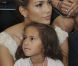 Jennifer Lopez et sa fille Emme sur le front row du défilé Chanel le 2 octobre 2012