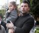 Ben Affleck, vrai papa poule pour sa fille Violet. Brentwood, le 13 octobre 2012.
