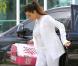 Kim Kardashian emmène son chat Mercy au Orange Grooming pour une petite séance beauté. Miami, le 15 octobre 2012.
