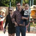 Ali Larter : Maman radieuse au parc avec son fils et son mari