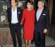  Pippa Middleton en Stella McCartney avec son frère James, sa mère Carole et son père Michael chez Daunt Books dans Fulham à Londres le 25 octobre 2012 pour le lancement de son guide pratique du party-planning  Celebrate.  