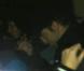 Robert Pattinson et Kristen Stewart se cachent lorsqu'ils sortent ensemble de la fête d'anniversaire de leur amie Katy Perry à Los Angeles le 25 octobre 2012
