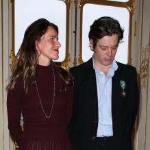 Benjamin Biolay a été fait officier dans l'ordre des Arts et des Lettres le 10 octobre 2012 au ministère de la Culture, à Paris. La ministre Aurélie Filippetti lui a remis la décoration décidée par son prédécesseur Frédéric Mitterrand.