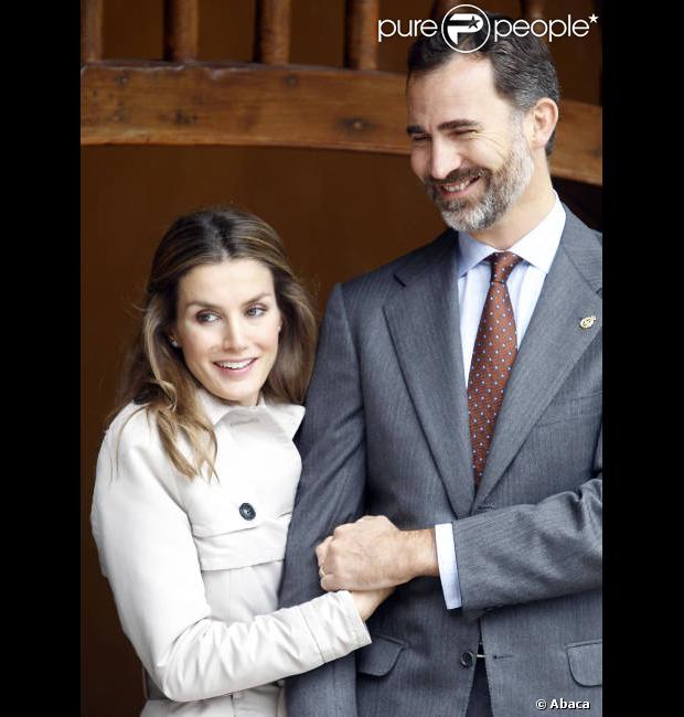 Premios Principe de Asturias 2012 - Página 5 966125-letizia-et-felipe-d-espagne-visitent-la-620x0-1