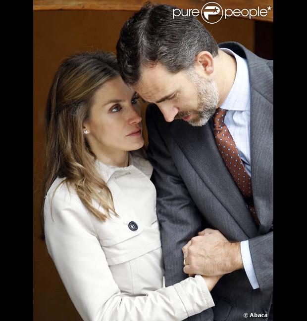 Premios Principe de Asturias 2012 - Página 5 966126-letizia-et-felipe-d-espagne-visitent-la-620x0-1